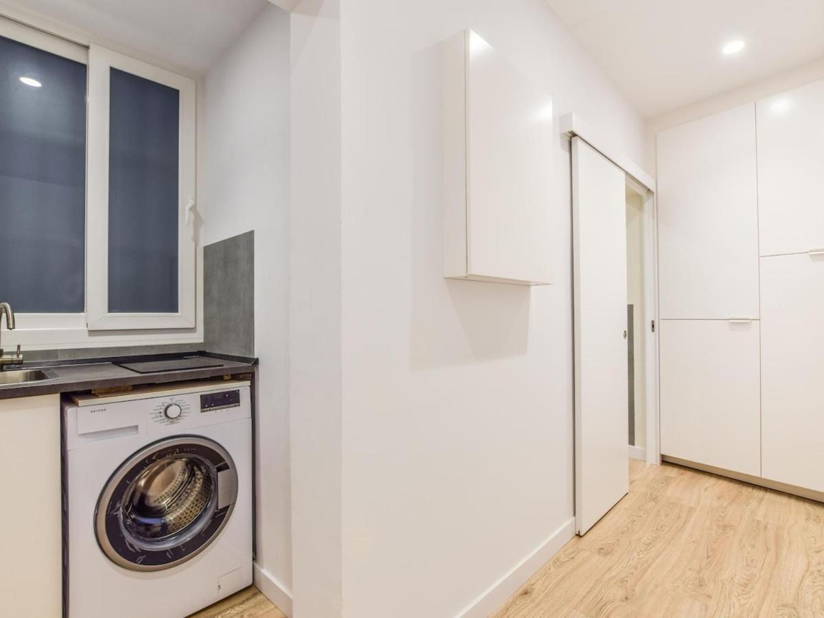 Apartamento En Plaza De Canalejas Apartment Madrid Bagian luar foto