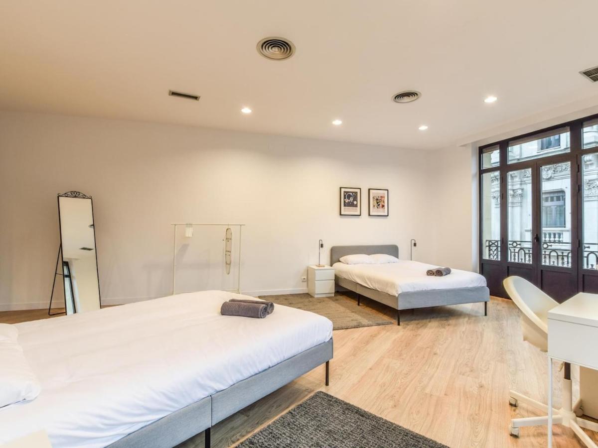 Apartamento En Plaza De Canalejas Apartment Madrid Bagian luar foto