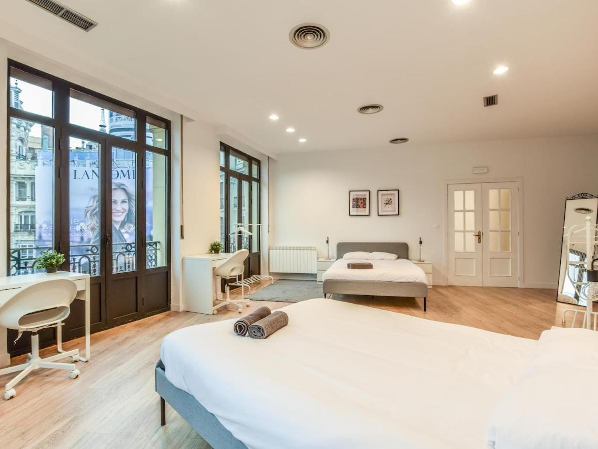 Apartamento En Plaza De Canalejas Apartment Madrid Bagian luar foto