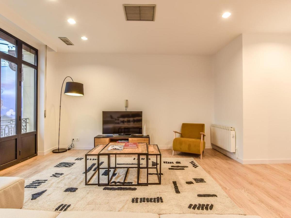 Apartamento En Plaza De Canalejas Apartment Madrid Bagian luar foto