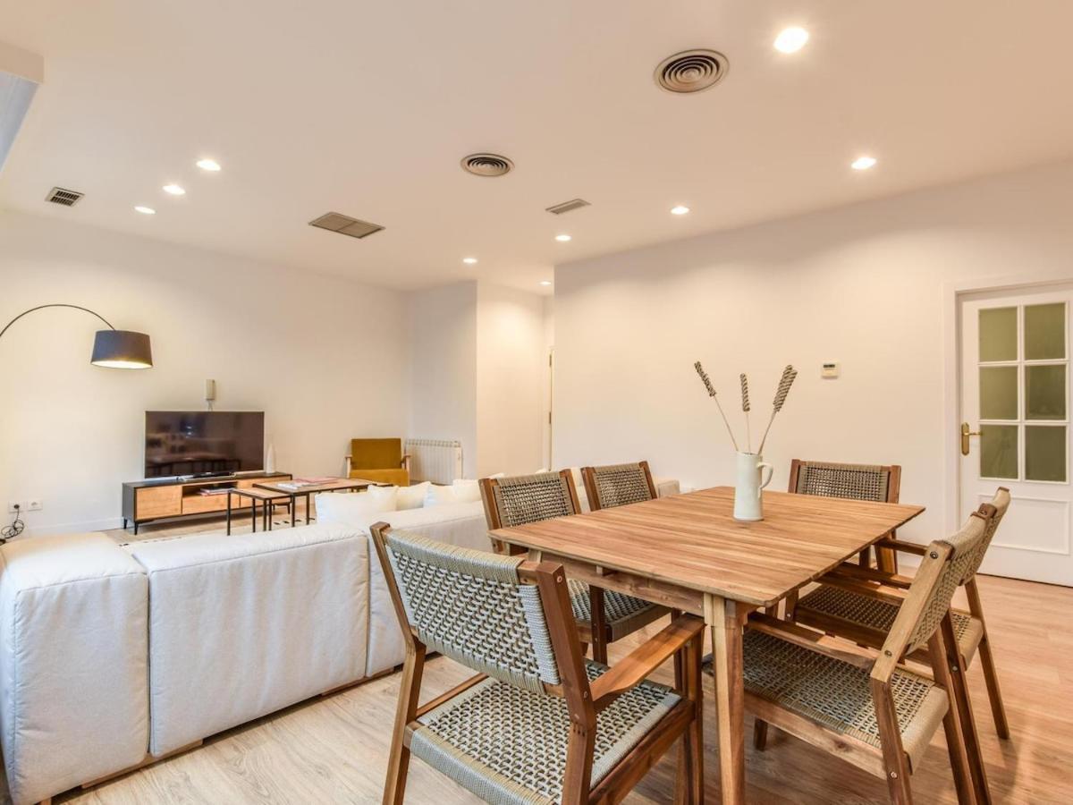 Apartamento En Plaza De Canalejas Apartment Madrid Bagian luar foto