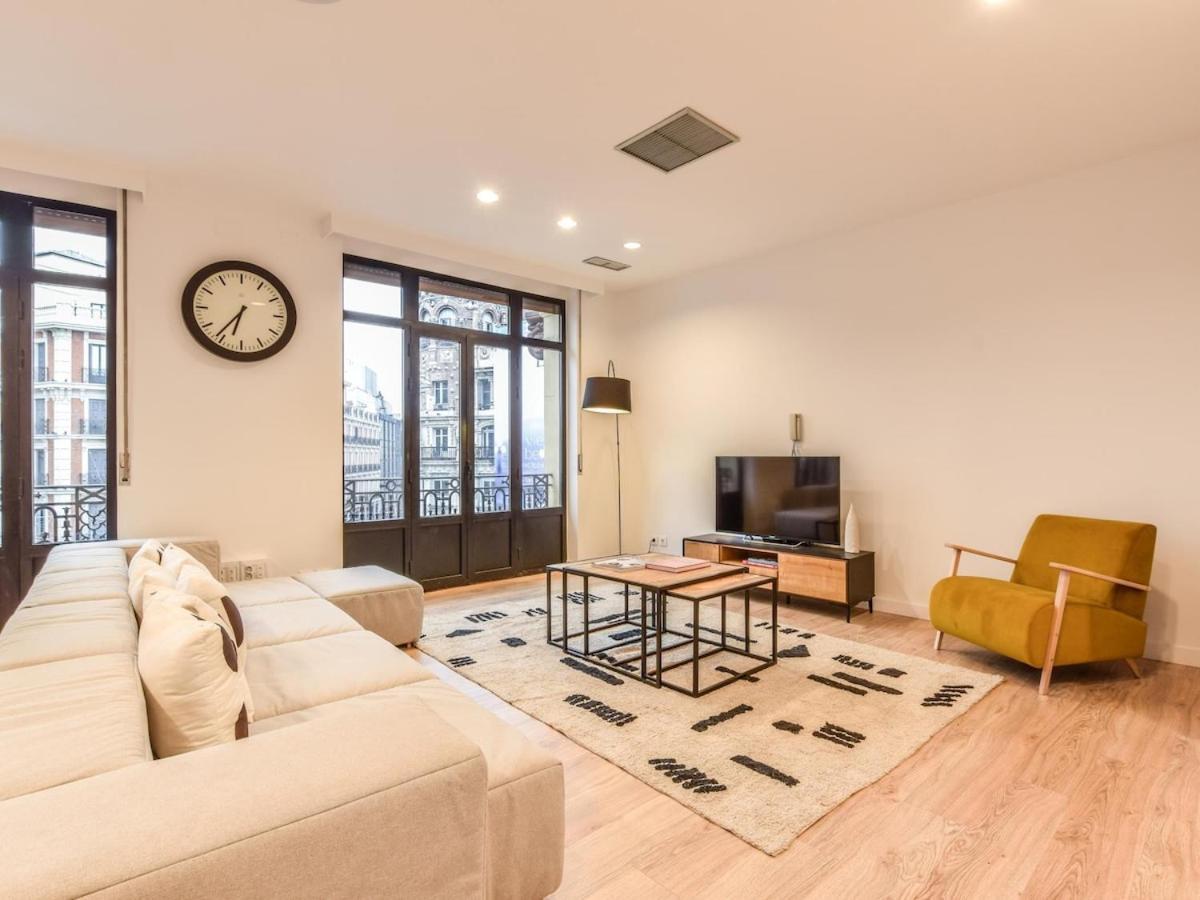 Apartamento En Plaza De Canalejas Apartment Madrid Bagian luar foto