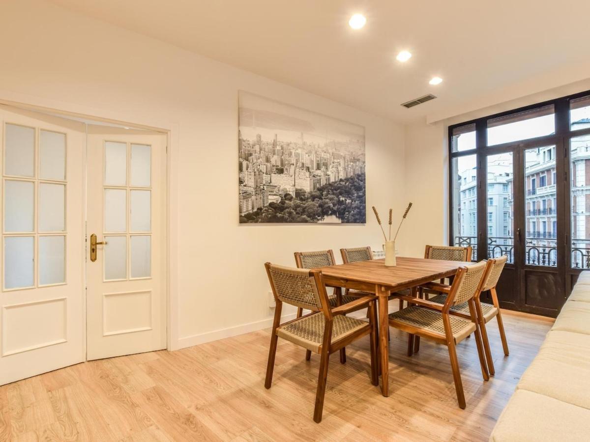 Apartamento En Plaza De Canalejas Apartment Madrid Bagian luar foto